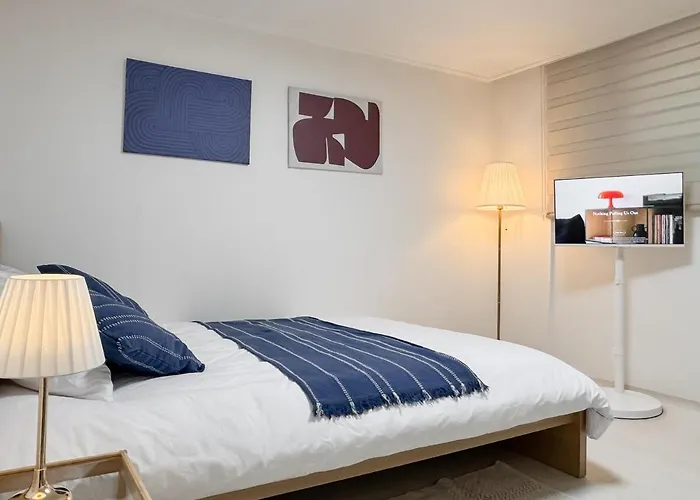 Apartamento New 7 Minute Walk From Seongsu Station, Forest, Yeonmujang-gil, Olive Young N *
